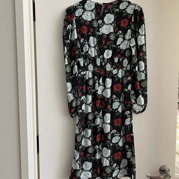 NA-KD Smocked Waist Printed Floral Midi Dress - Picture 5 of 7
